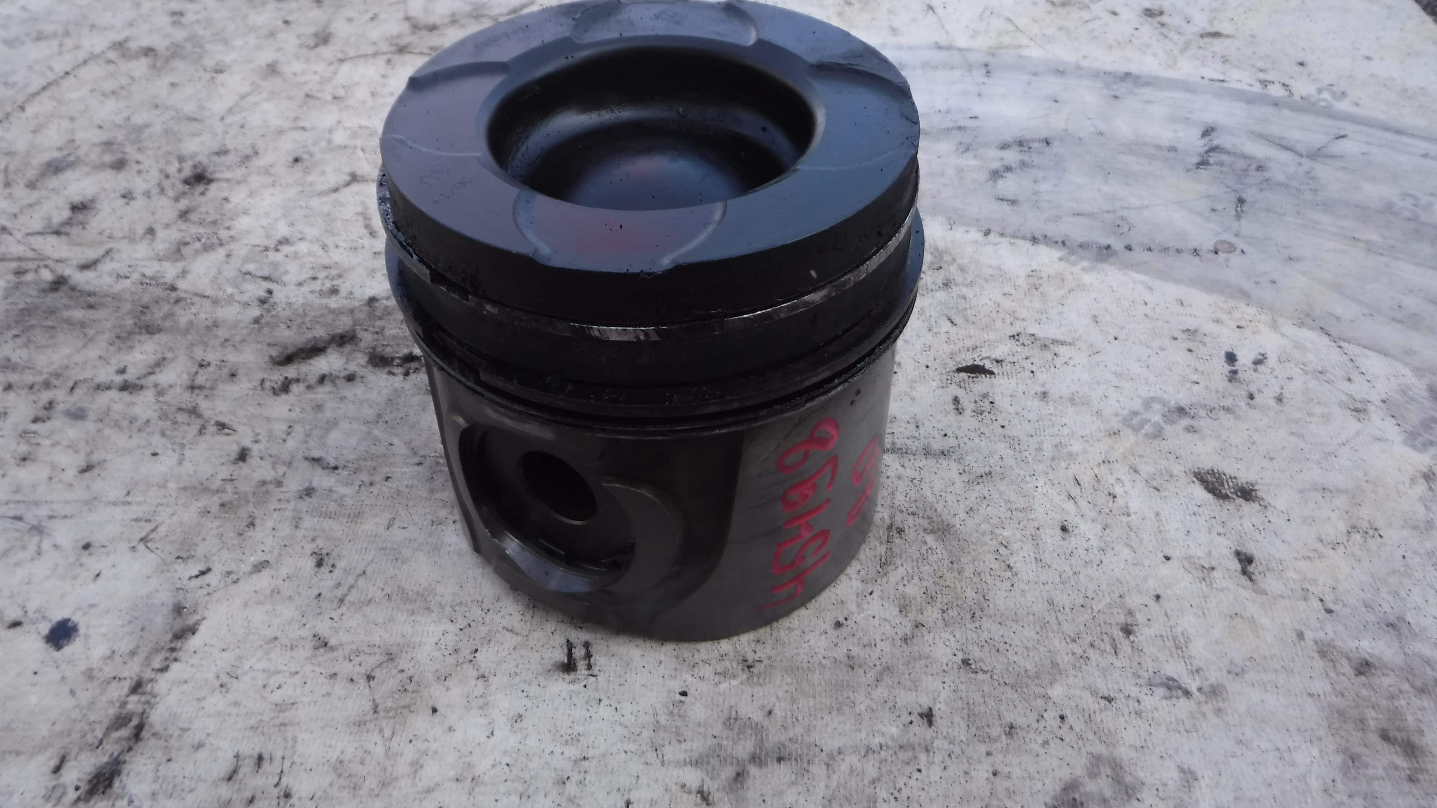 Поршень Рено премиум Renault Premium DCI320 2005 5010477453